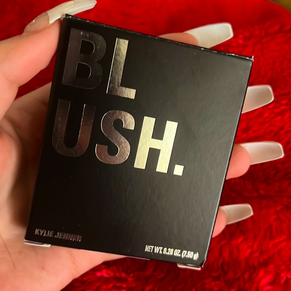 Kylie, Jenner press, blush powder. Kitten baby.